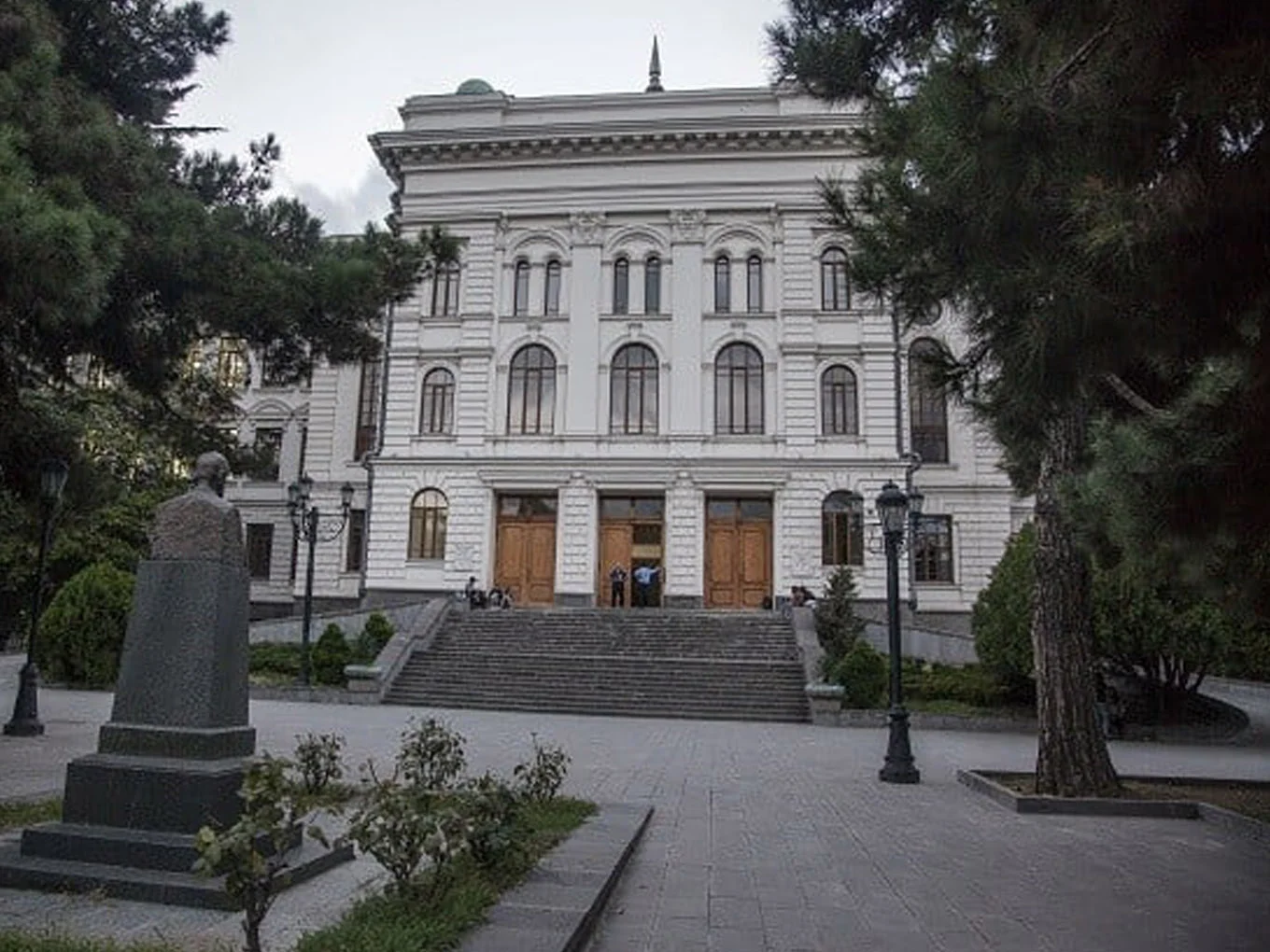 Tbilisi State Medical University 4