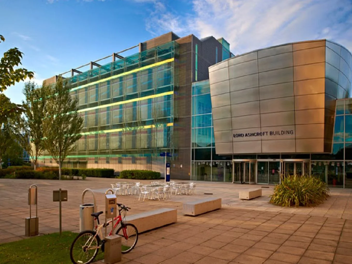 Anglia Ruskin University 1-min